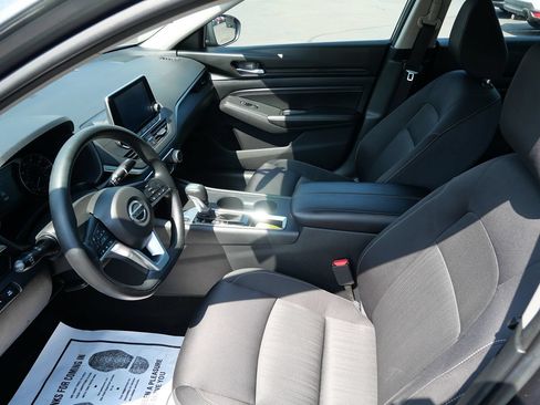 Used 2019 Nissan Altima 2.5 S FWD image 10