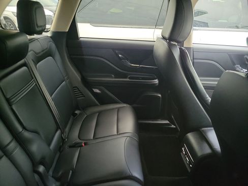 Certified 2024 Lincoln Corsair FWD image 9
