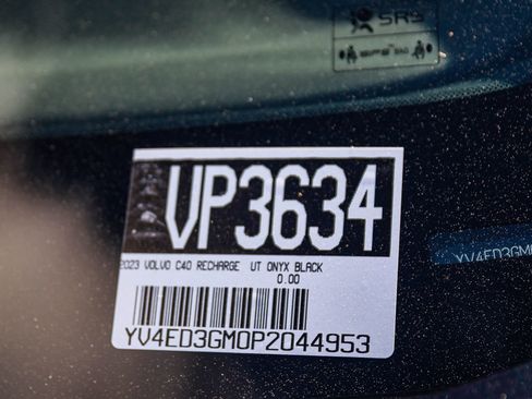 Used 2023 Volvo C40 P8 Recharge Ultimate image 33