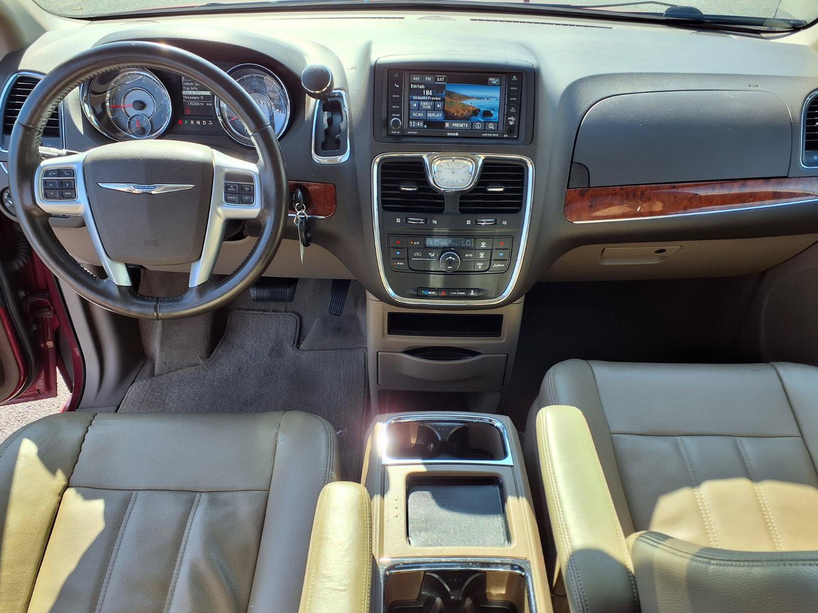 Used 2014 Chrysler Town & Country Touring FWD image 16