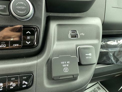 Used 2025 RAM ProMaster 3500 w/ Quick Order Package 22H SLT+ FWD image 14