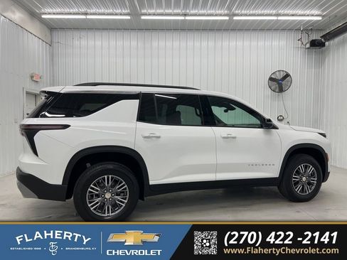 New 2026 Chevrolet Traverse LT FWD image 2