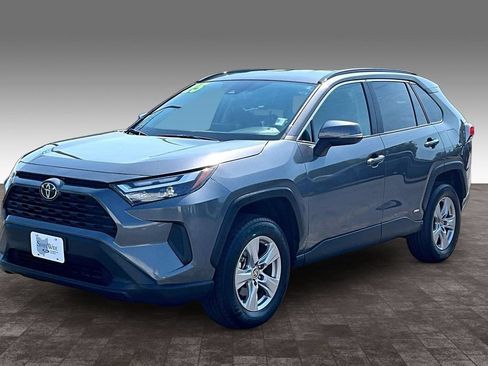 Used 2025 Toyota RAV4 XLE AWD/4WD image 24