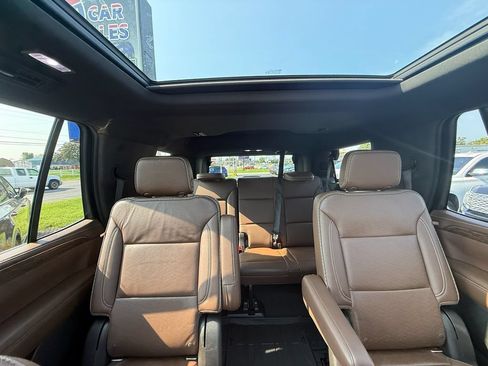 Used 2021 Chevrolet Tahoe High Country w/ Premium Package AWD/4WD image 22
