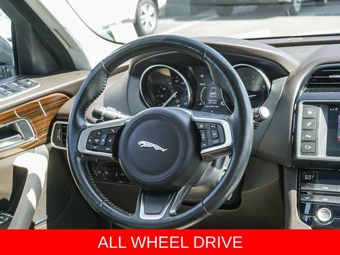 Used 2018 Jaguar F-PACE Prestige AWD/4WD image 16