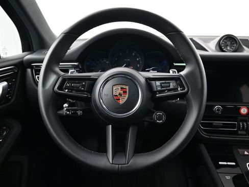 Certified 2026 Porsche Macan image 13