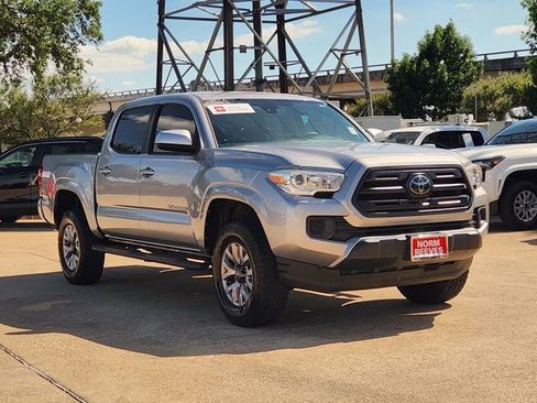 Used 2018 Toyota Tacoma SR w/ SR Convenience Package RWD image 2