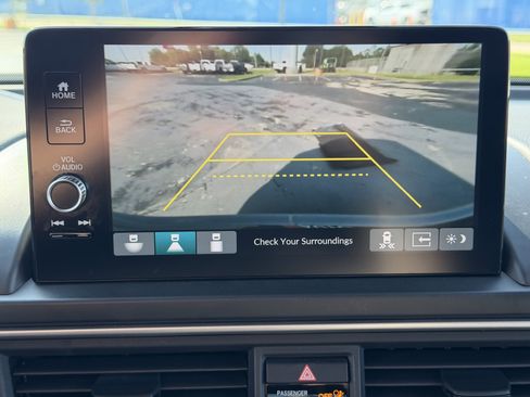 Used 2025 Honda Pilot Touring image 22