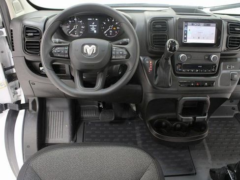 Used 2025 RAM ProMaster 2500 w/ Convenience Group image 9