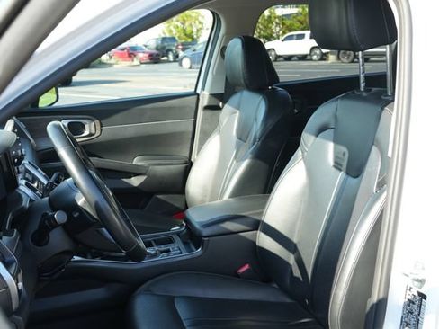 Used 2021 Kia Sorento EX FWD image 23
