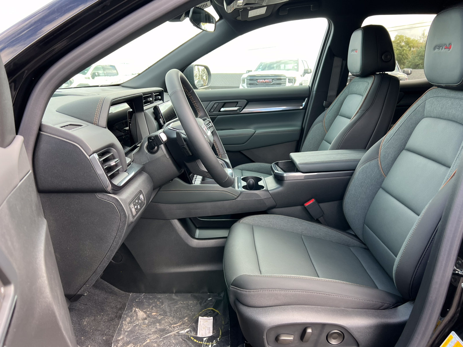 New 2027 GMC Terrain AT4 w/ Convenience Package III AWD/4WD image 4