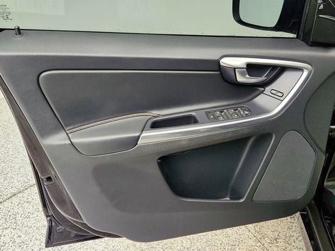 Used 2017 Volvo XC60 T5 Dynamic w/ Preferred Option Package AWD/4WD image 11