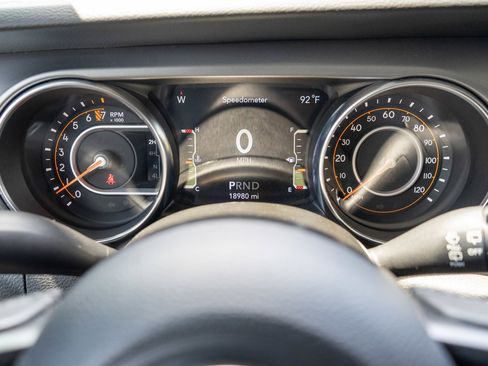 Used 2022 Jeep Wrangler Sport AWD/4WD image 11