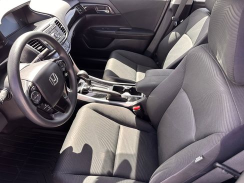 Used 2016 Honda Accord LX image 5
