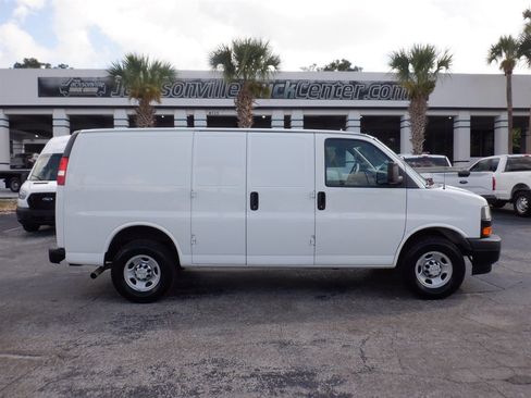 Used 2021 Chevrolet Express 2500 image 1