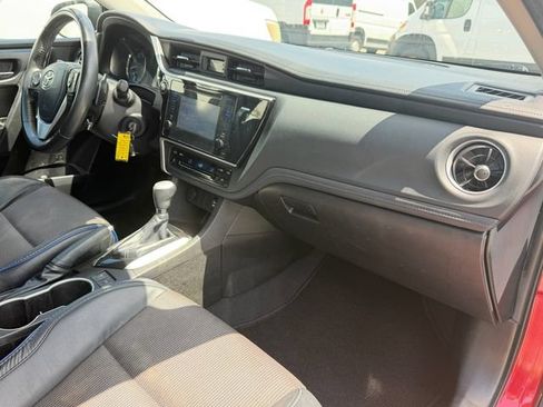 Used 2017 Toyota Corolla SE FWD image 15