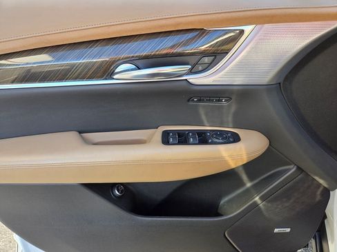 Used 2020 Cadillac XT6 Premium Luxury w/ Platinum Package FWD image 25