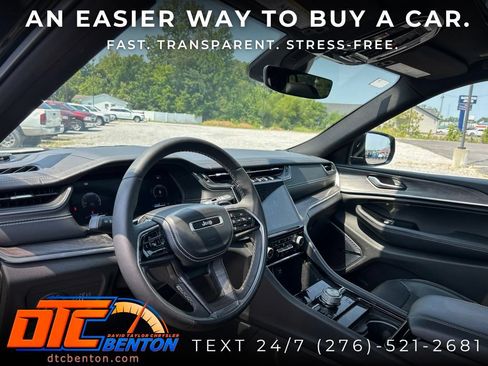 Used 2023 Jeep Grand Cherokee L Overland AWD/4WD image 11