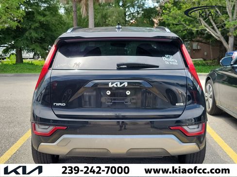 Used 2023 Kia Niro SX Touring FWD image 7