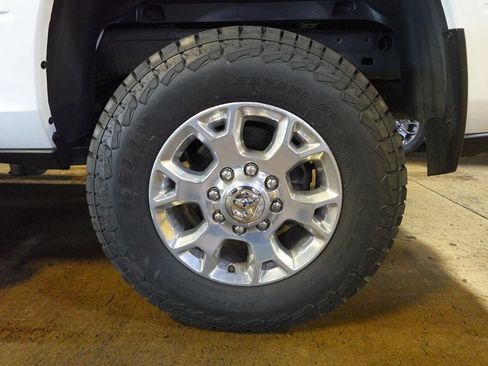 Used 2024 RAM 2500 Laramie AWD/4WD image 35