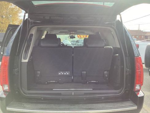 Used 2011 Cadillac Escalade AWD w/ Touring Package image 6