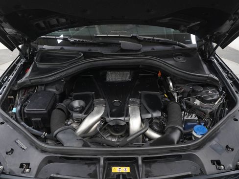 Used 2019 Mercedes-Benz GLS 550 4MATIC image 31