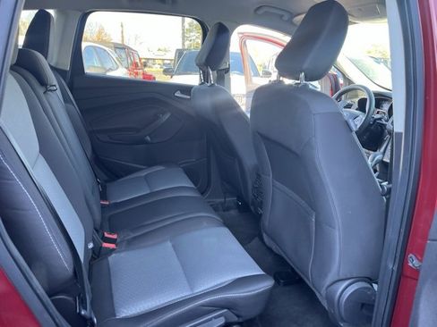 Used 2019 Ford Escape SE image 13