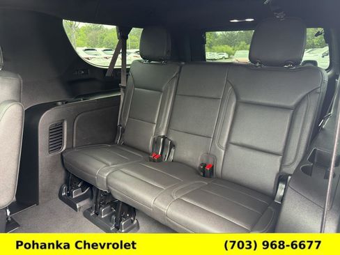 Used 2023 Chevrolet Suburban Z71 w/ Luxury Package AWD/4WD image 28