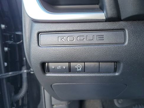 Used 2024 Nissan Rogue S image 20