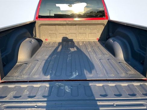 Used 2019 RAM 1500 Express image 18