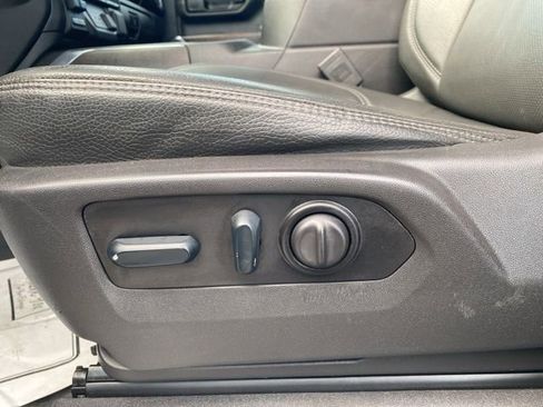 Used 2022 GMC Sierra 3500 Denali w/ Denali Ultimate Package image 15