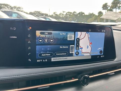 New 2024 Nissan Ariya AWD image 27