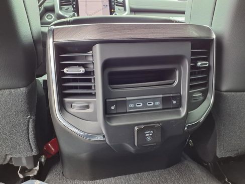 New 2026 RAM 2500 Laramie AWD/4WD image 23