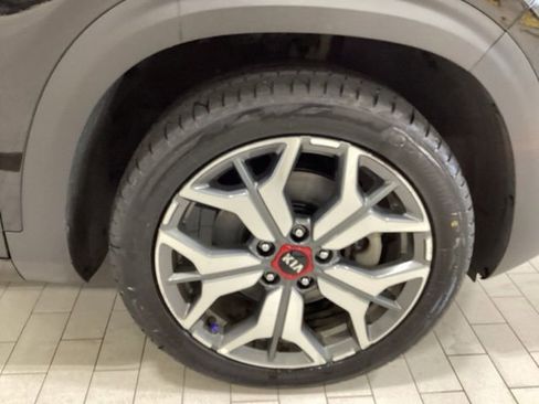 Used 2021 Kia Seltos SX w/ SX Sunroof Package AWD/4WD image 22