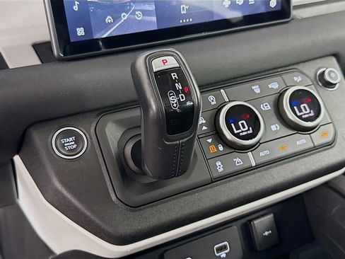 Used 2020 Land Rover Defender 110 First Edition image 20
