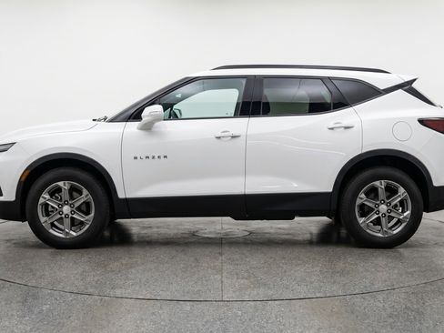 Used 2025 Chevrolet Blazer LT FWD image 5