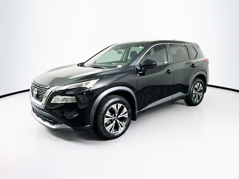 Used 2023 Nissan Rogue SV image 3