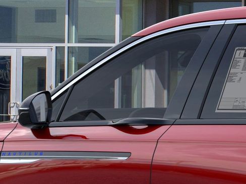 New 2025 Lincoln Nautilus Premier image 20