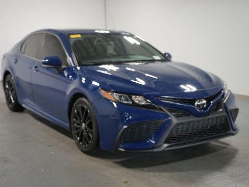 Certified 2023 Toyota Camry SE FWD image 3