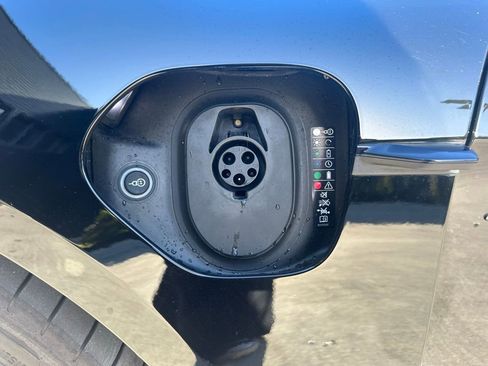 Certified 2023 Porsche Taycan GTS image 45