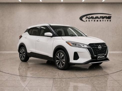 Used 2023 Nissan Kicks SV FWD image 9