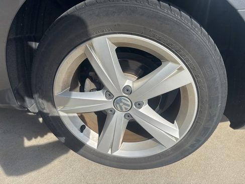 Used 2015 Volkswagen Passat 1.8T Limited Edition image 12