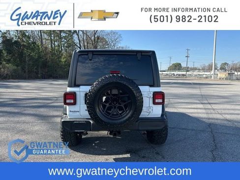 Used 2019 Jeep Wrangler Sport image 6