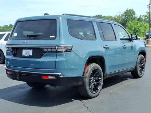 New 2026 Jeep Grand Wagoneer Limited AWD/4WD image 18