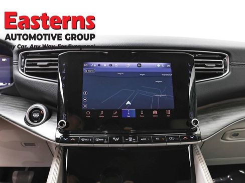 Used 2024 Jeep Wagoneer L Series II w/ Flexible Seating Group RWD image 12