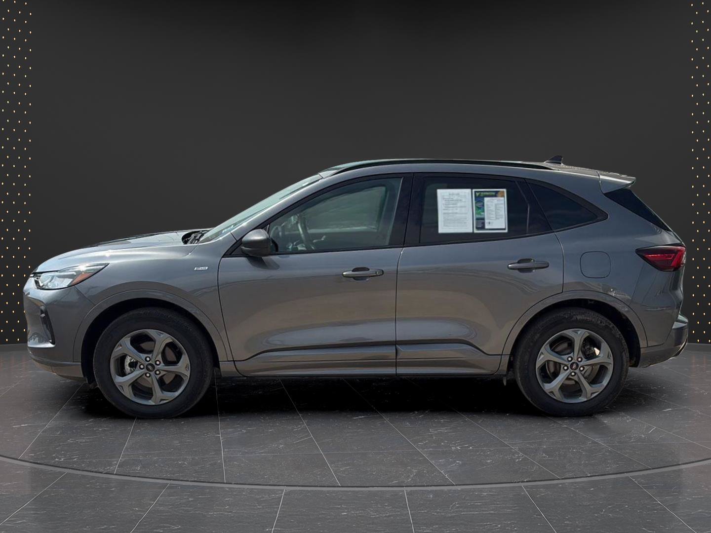 Used 2024 Ford Escape ST-Line w/ Tech Pack #1 AWD/4WD image 2