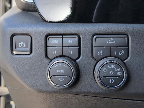 Used 2025 Chevrolet Silverado 1500 LT Trail Boss w/ Convenience Package II image 25