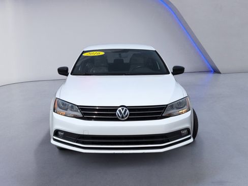 Used 2016 Volkswagen Jetta Sport FWD image 12
