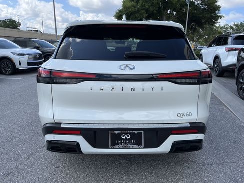 Certified 2023 INFINITI QX60 Luxe FWD image 8