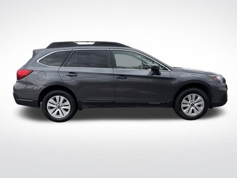 Used 2019 Subaru Outback 2.5i Premium image 18